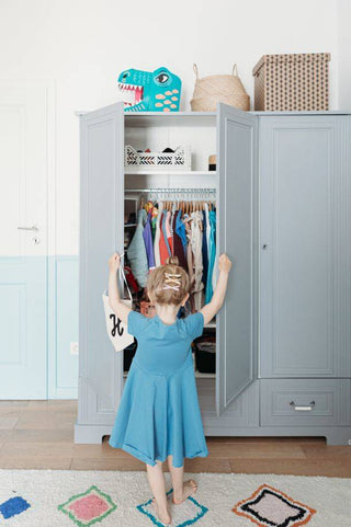 3-door wardrobe INES Neutral grey | Ona's furniture - kids room furniture