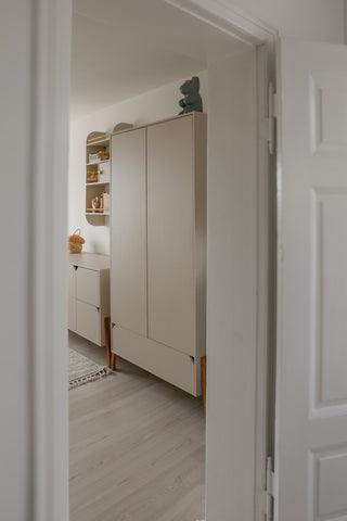 Kinderkledingkast met twee deuren Iris beige 50x117 cm